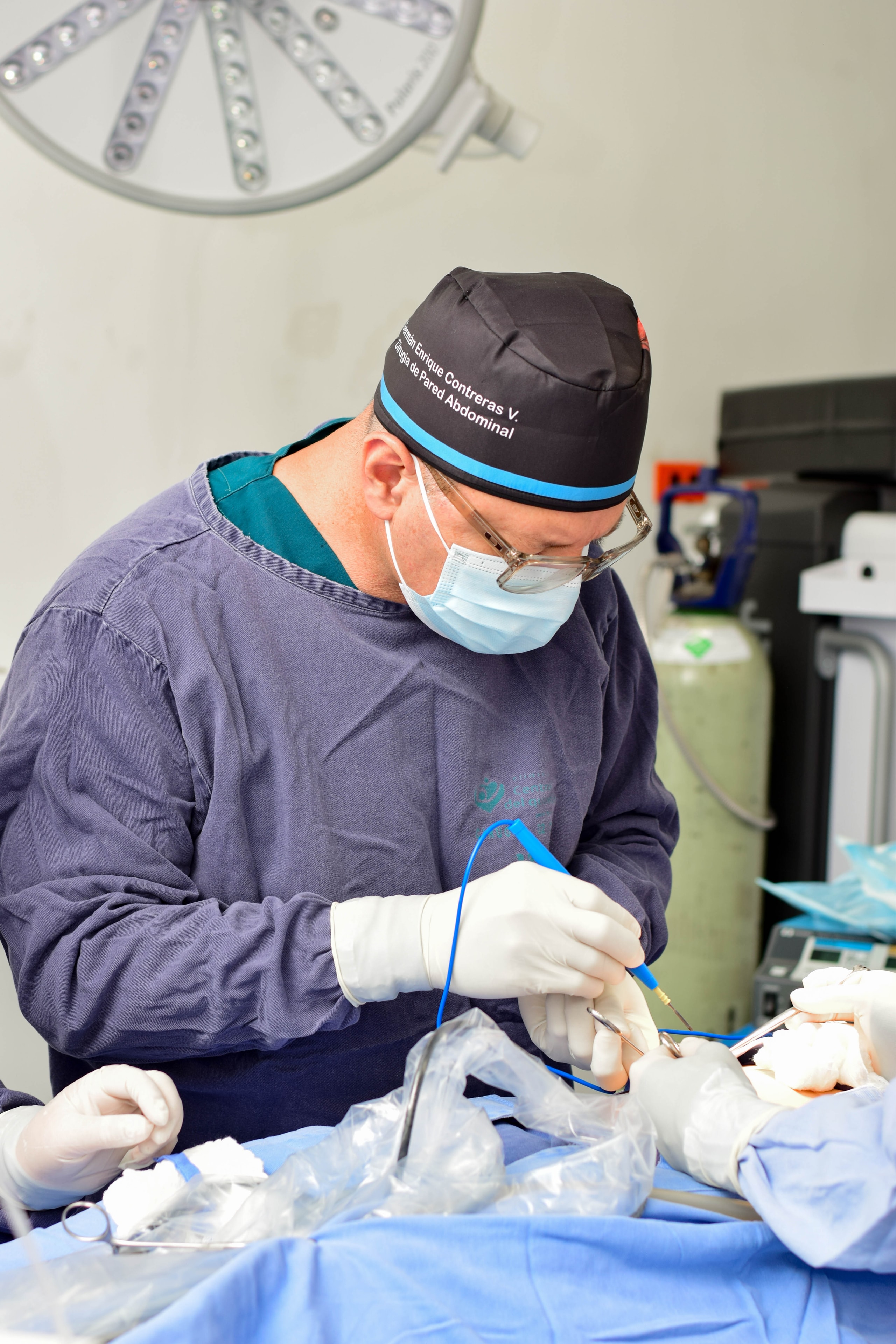 Dr. Germán Enrique Contreras Vargas — Cirujano